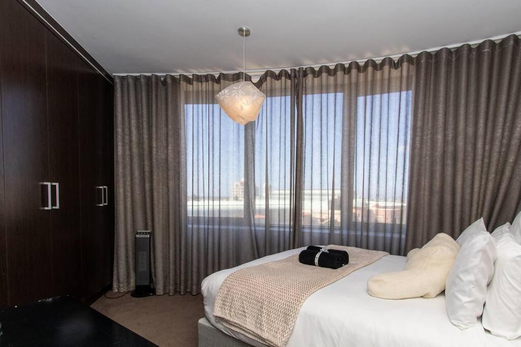 Manhattan Towers 1 Bedroom Flat Apartment *