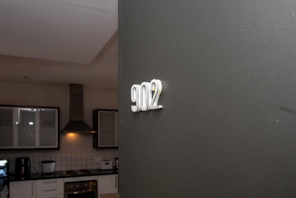 Manhattan Towers 1 Bedroom Flat *