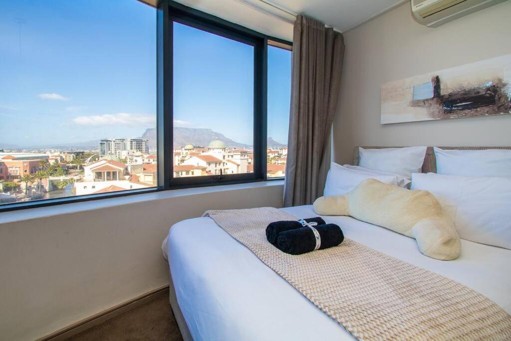 Manhattan Towers 1 Bedroom Flat * Cape Town