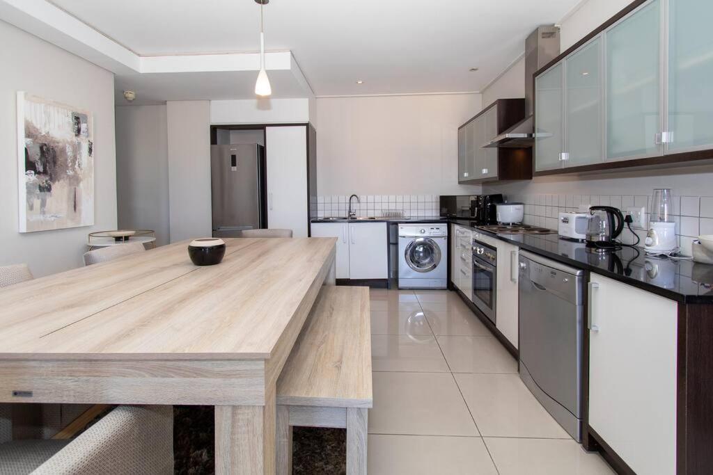 Manhattan Towers 1 Bedroom Flat Cape Town