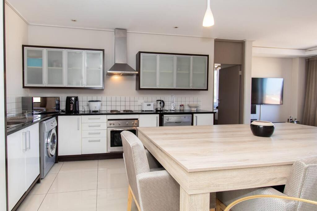 Manhattan Towers 1 Bedroom Flat *